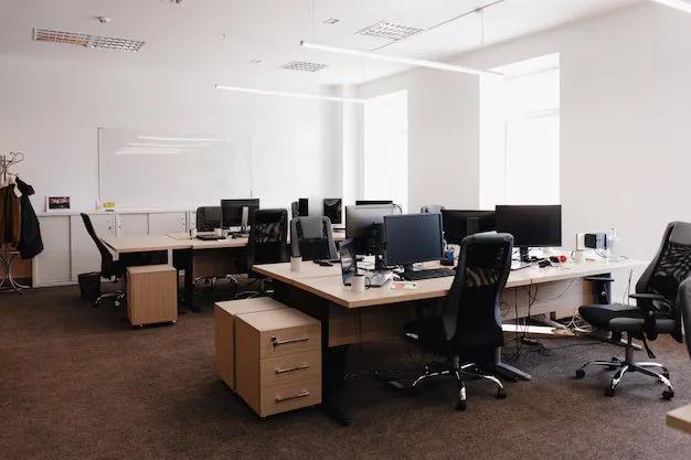 Pebbles Business Bay — Office, Shop